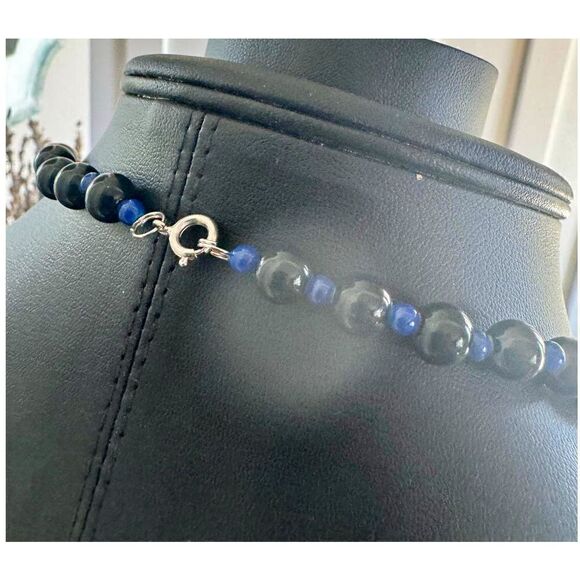 Vintage Black and Blue Graduated Wooden Bead Necklace, Unmarked - Picture 3 of 3